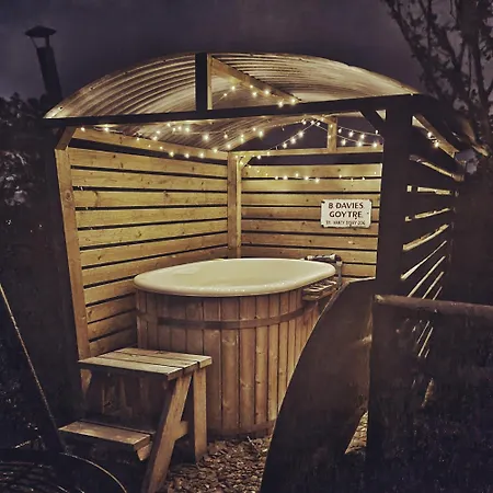 Under The Oak Glamping Hotel Caerphilly Exterior photo