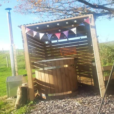 Under The Oak Glamping Hotel Caerphilly Exterior photo