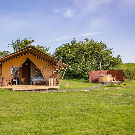 Under The Oak Glamping Hotel Caerphilly Exterior photo