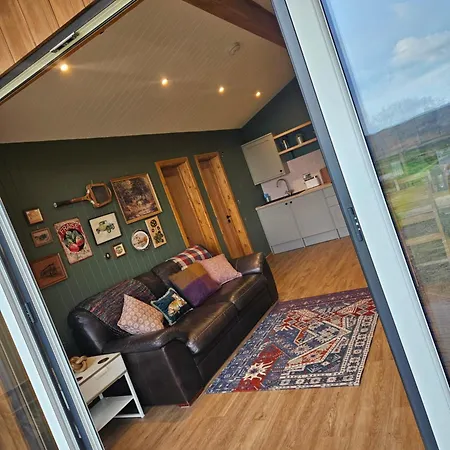 Under The Oak Glamping Hotel Caerphilly Exterior photo