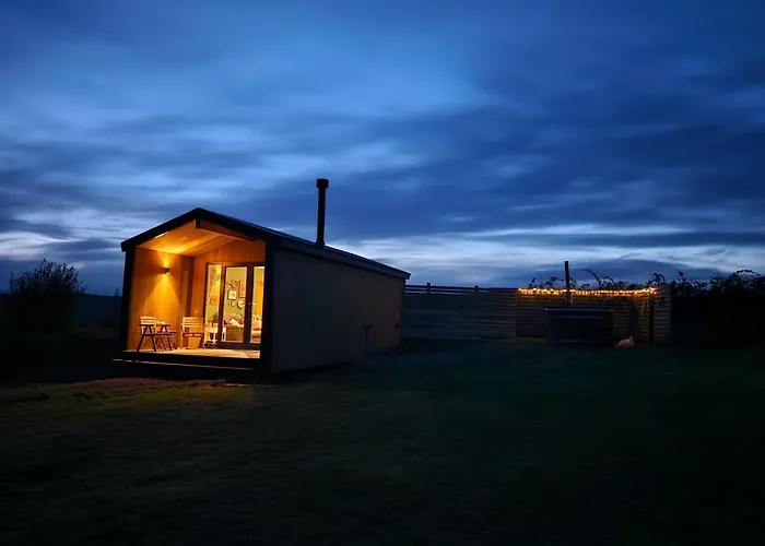 Under The Oak Glamping