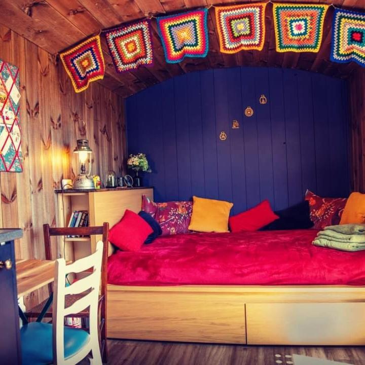 Luxe tent Under The Oak Glamping Caerphilly