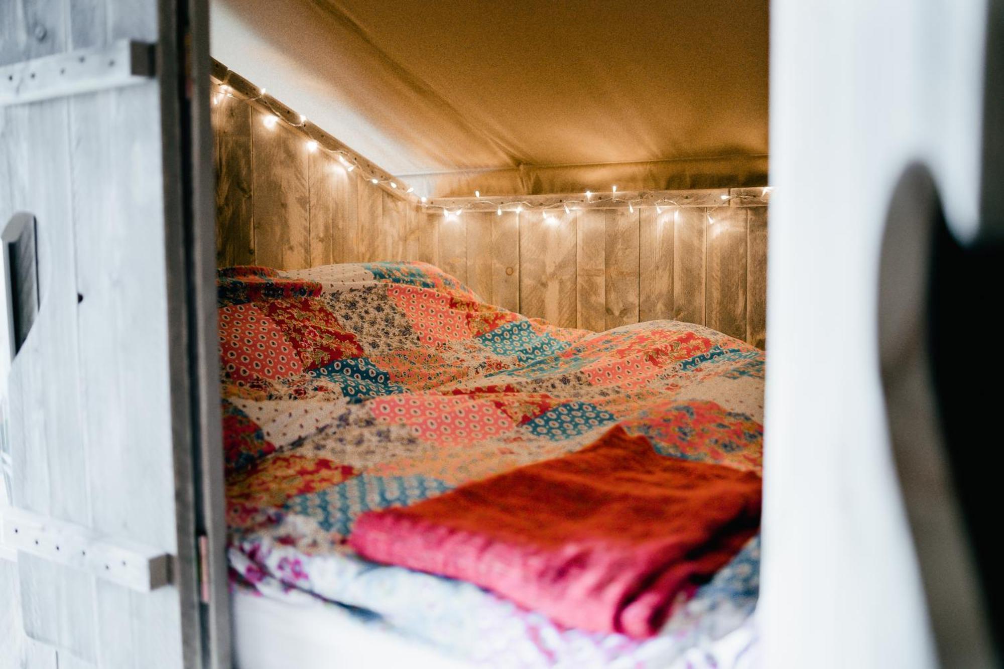 Under The Oak Glamping Caerphilly