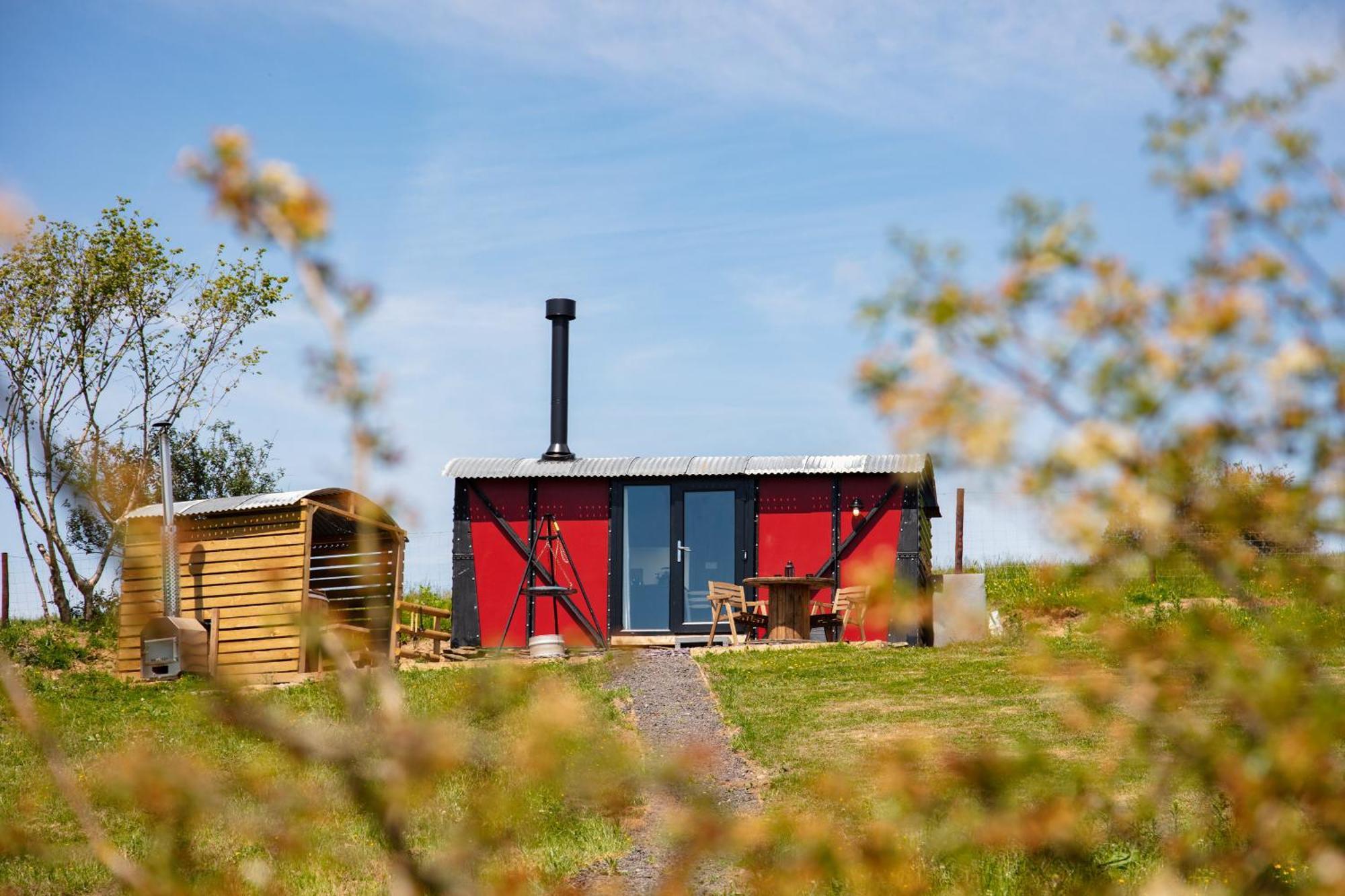Under The Oak Glamping
