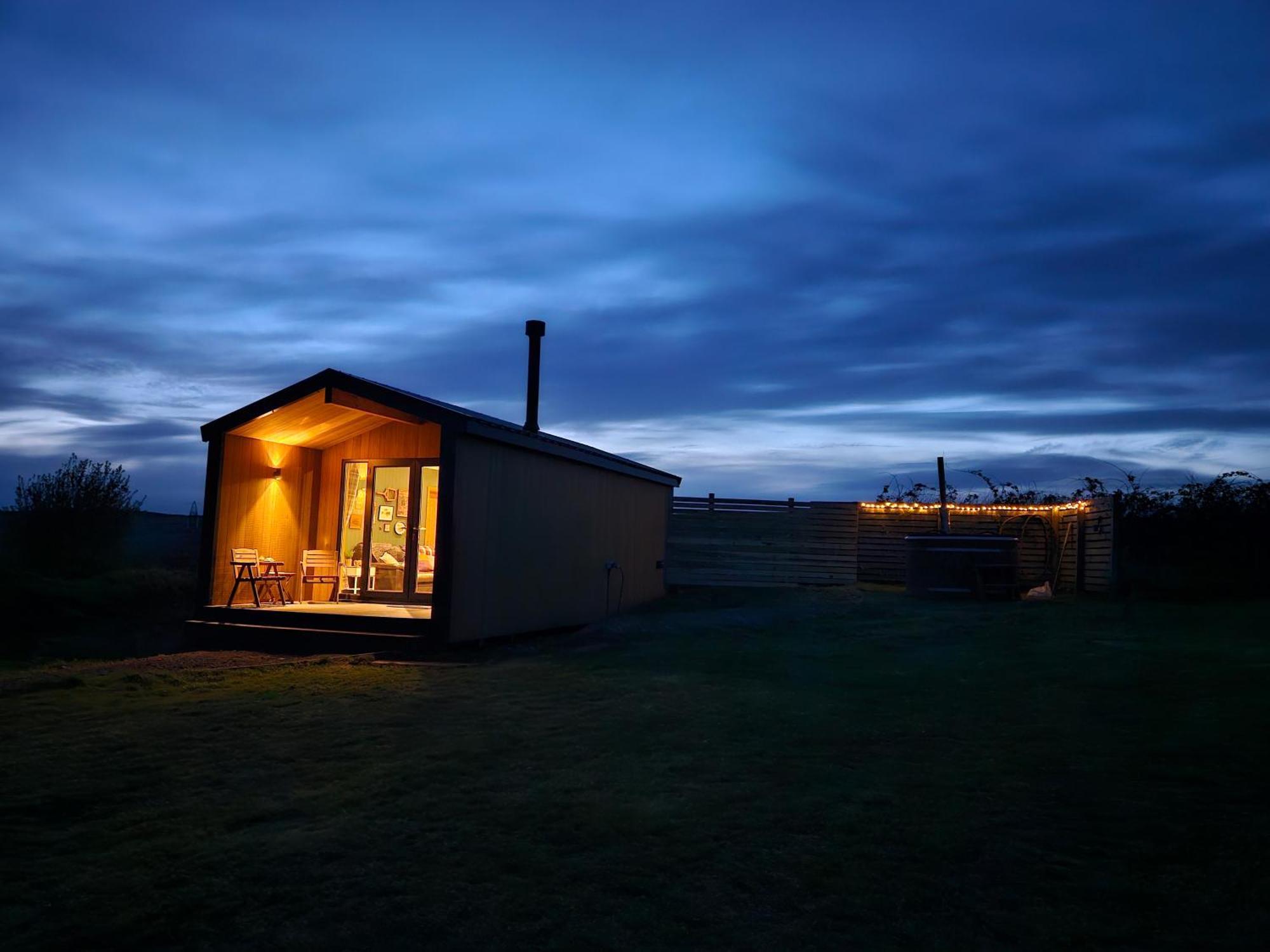 Under The Oak Glamping Luxury tent *