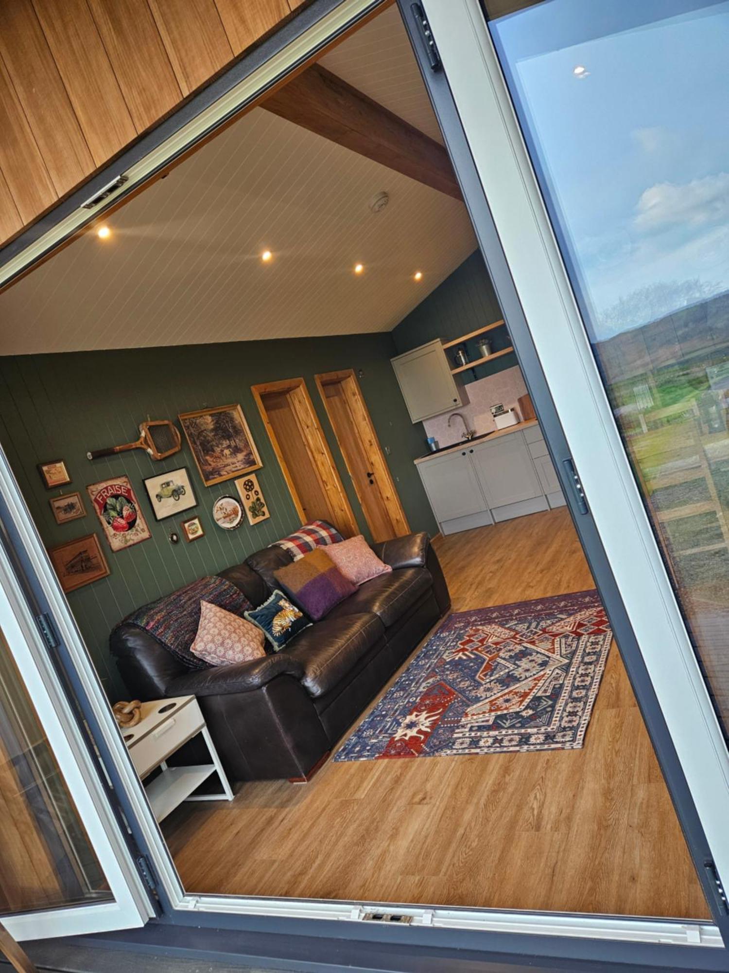 Under The Oak Glamping Luxury tent *